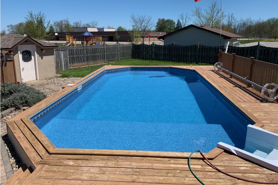 Pool Liner Replacement in Welland